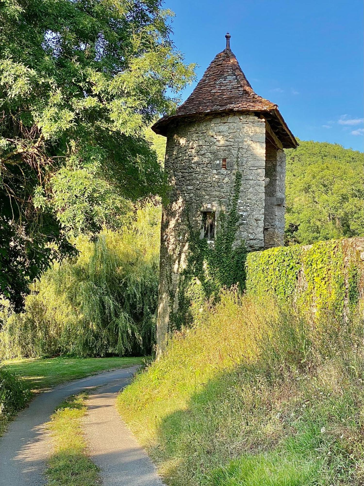 La Maison De Ganil Saint-Cirq-Lapopie Exterior foto